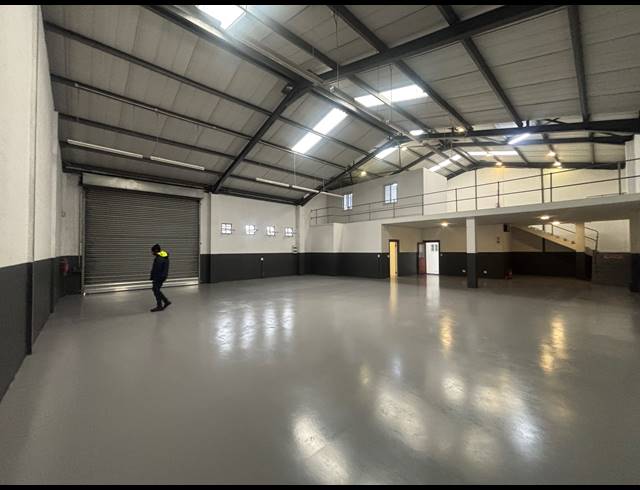 420M² WAREHOUSE TO LET IN EPPING INDUSTRIAL